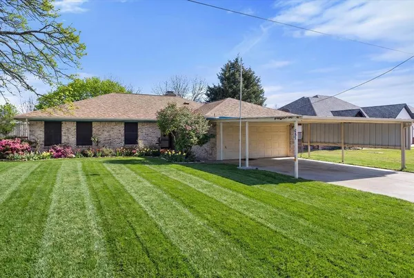 $372,500 | 417 Sky Harbour Court, Granbury, TX 76049