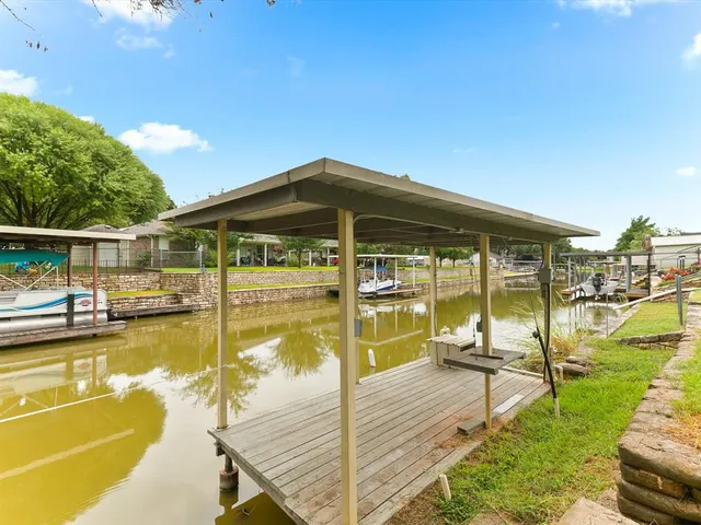 $380,500 | 417 Sky Harbour Court, Granbury, TX 76049
