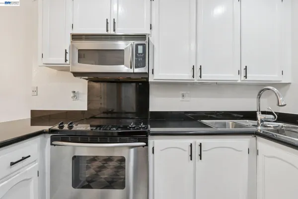 $499,999 | 99 Cleaveland Road, Unit 15, Pleasant Hill, CA 94523