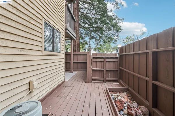 $499,999 | 99 Cleaveland Road, Unit 15, Pleasant Hill, CA 94523