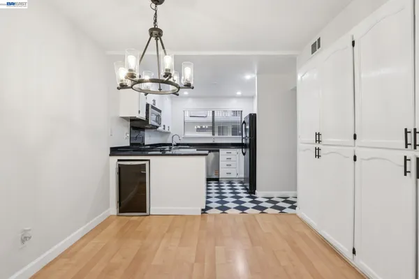$499,999 | 99 Cleaveland Road, Unit 15, Pleasant Hill, CA 94523