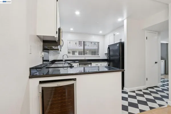 $499,999 | 99 Cleaveland Road, Unit 15, Pleasant Hill, CA 94523
