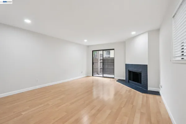 $499,999 | 99 Cleaveland Road, Unit 15, Pleasant Hill, CA 94523