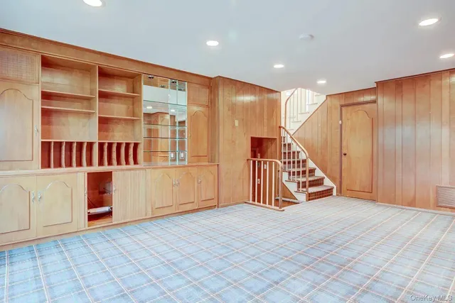 $1,948,000 | 25 North Drive, Great Neck, NY 11021