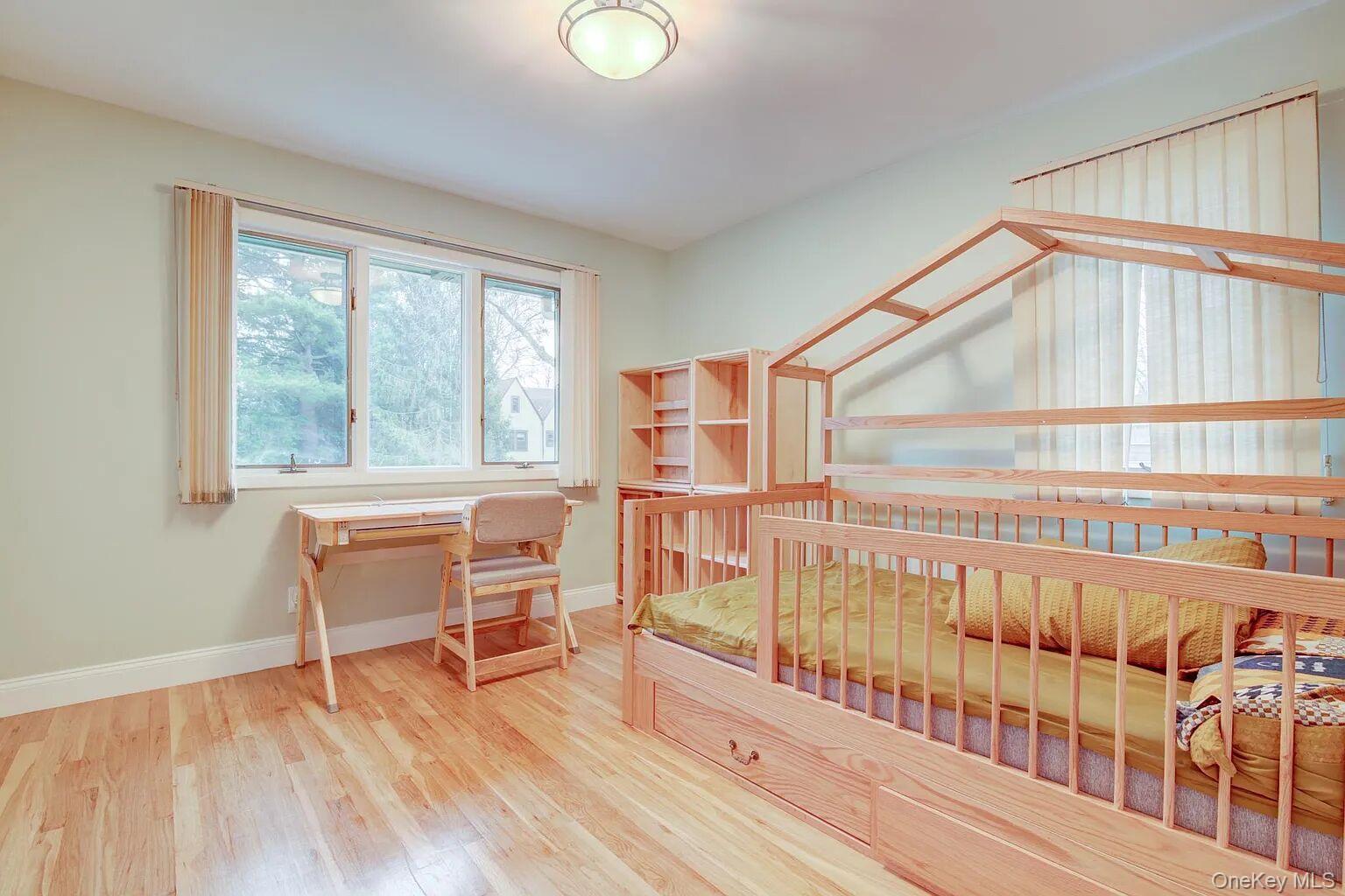 25 North Drive Great Neck, NY 11021 - Photo 9 of 12