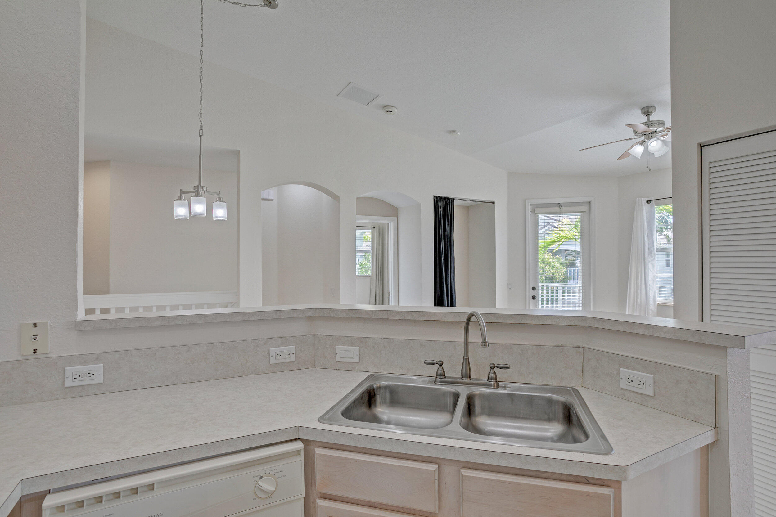 3109 Laurel Ridge Circle Riviera Beach, FL 33404 - Photo 17 of 48 Double sinks