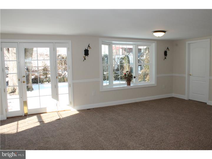 1019 Lamb Road Secane, PA 19018 - Photo 12 of 25 Family Room