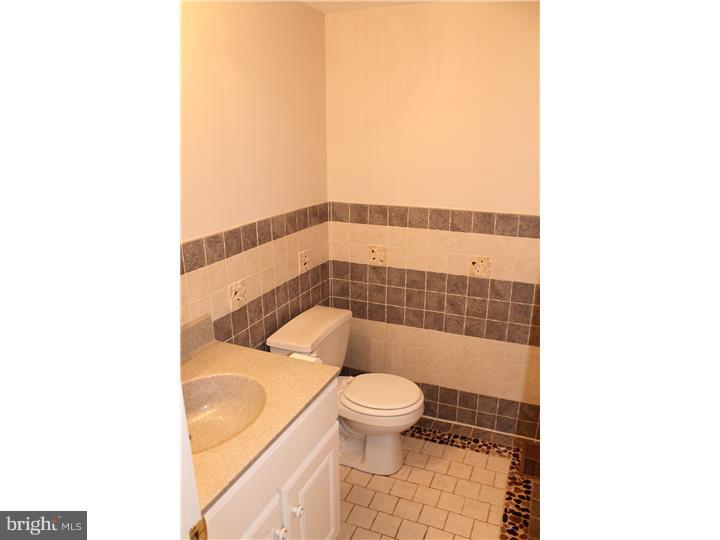 1019 Lamb Road Secane, PA 19018 - Photo 13 of 25 Half Bath