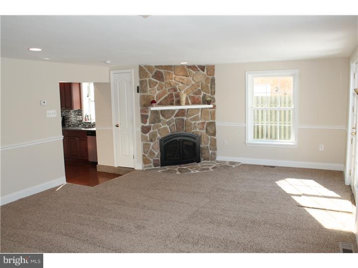1019 Lamb Road Secane, PA 19018 - Photo 10 of 25 Family Room
