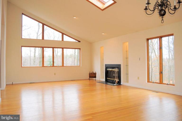 2780 Duvall Road Woodbine, MD 21797 - Photo 15 of 30 Living Room