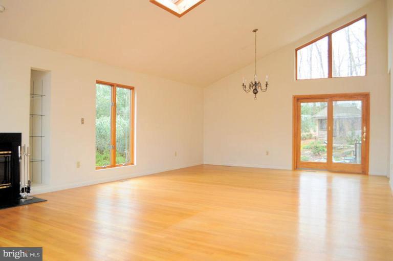 2780 Duvall Road Woodbine, MD 21797 - Photo 3 of 30 Living Room/Dining Room