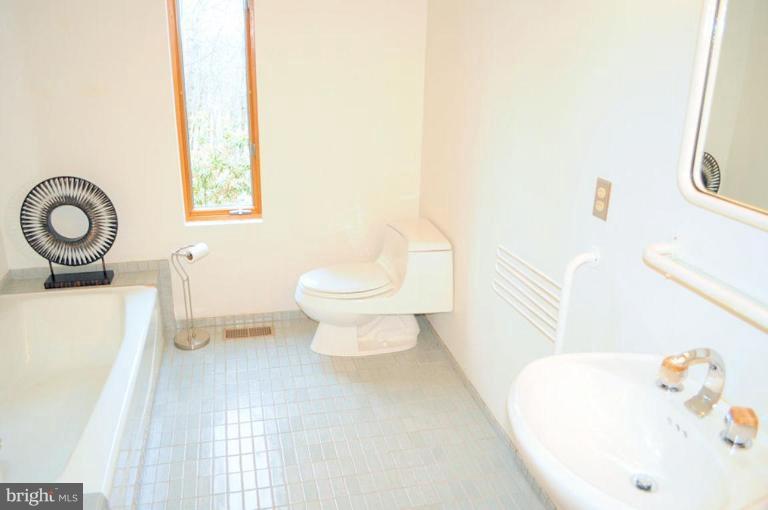 2780 Duvall Road Woodbine, MD 21797 - Photo 25 of 30 Bath #2