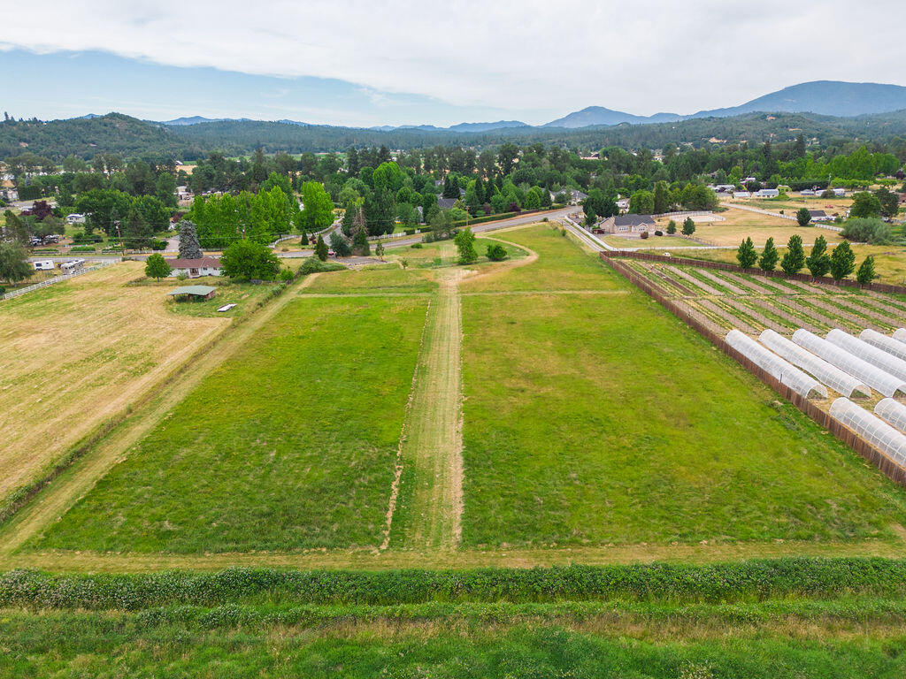4361 Leonard Road Grants Pass, OR 97527 - Photo 1 of 17 1