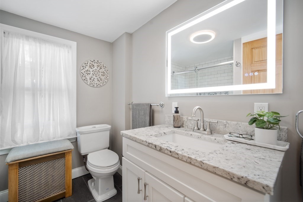 21 Porter Street Springfield, MA 01104 - Photo 17 of 34