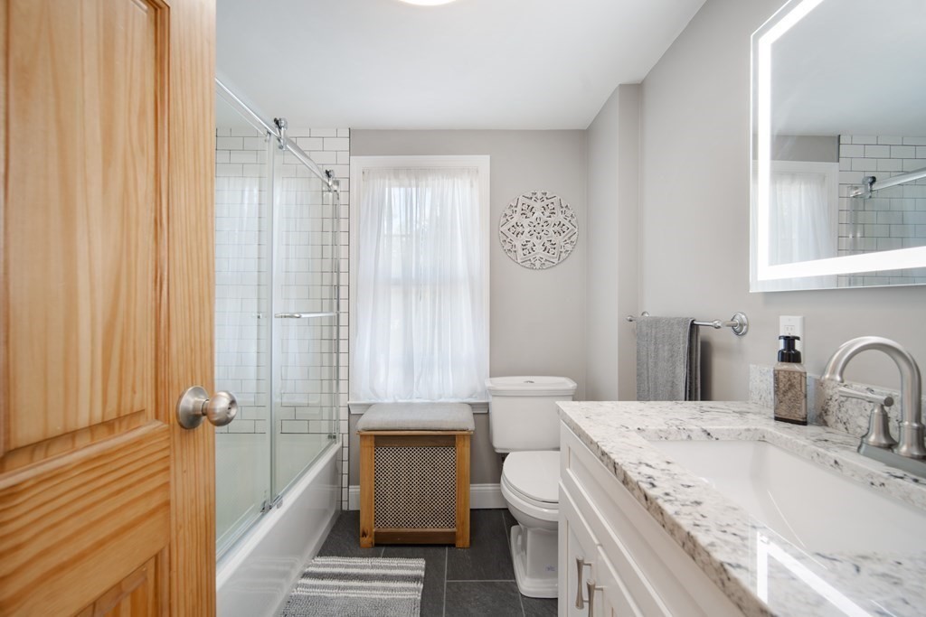 21 Porter Street Springfield, MA 01104 - Photo 18 of 34