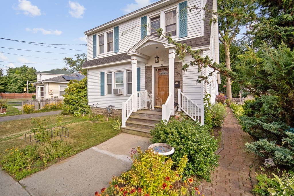 21 Porter Street Springfield, MA 01104 - Photo 2 of 34