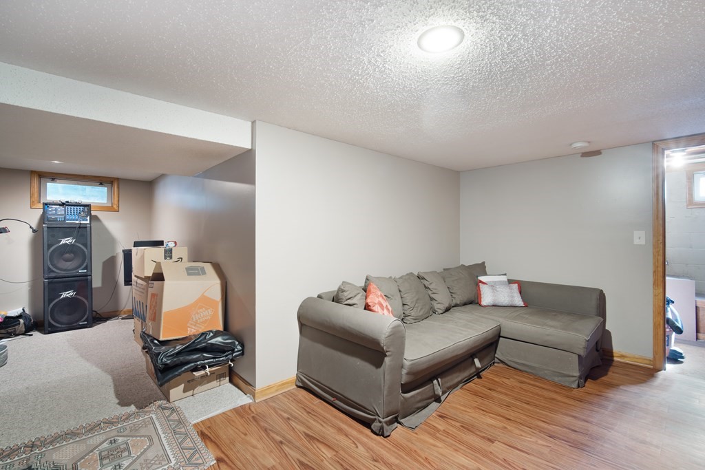 21 Porter Street Springfield, MA 01104 - Photo 32 of 34