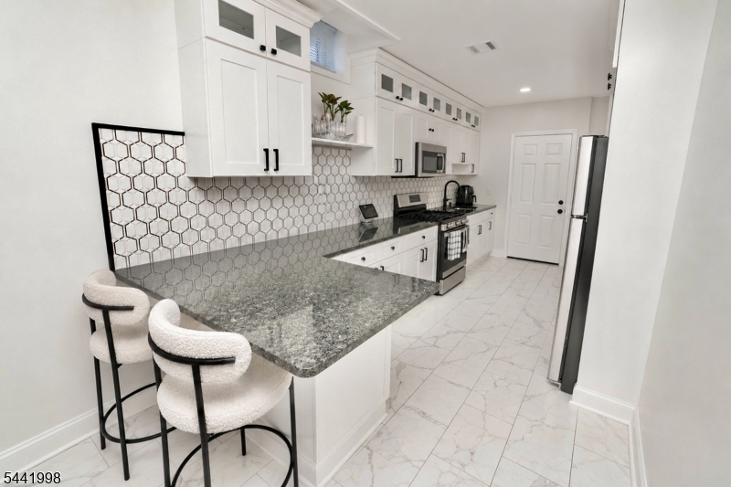 11 Insley Avenue Rutherford, NJ 07070 - Photo 5 of 41