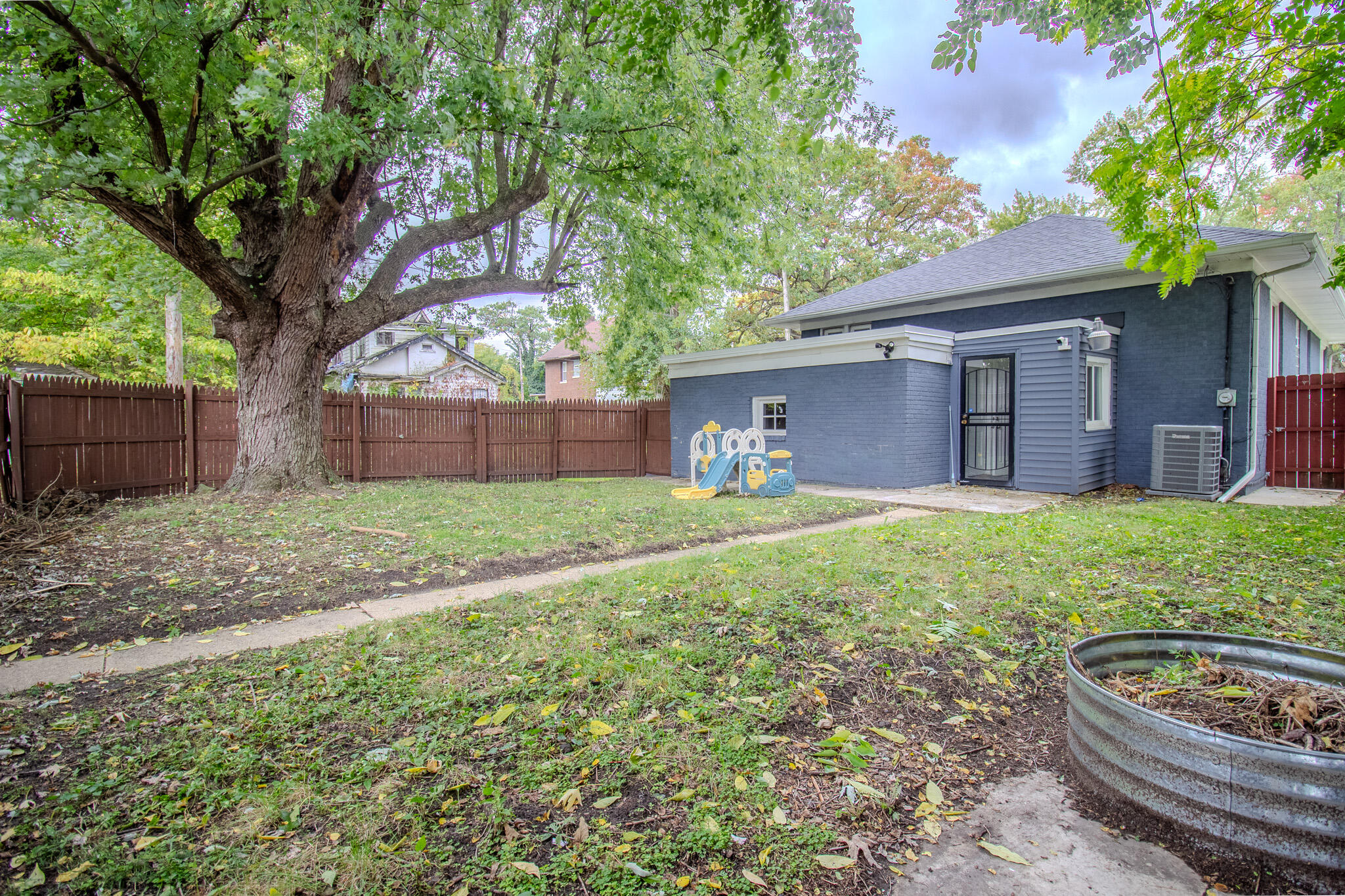 4455 Adams Street Gary, IN 46408 - Photo 22 of 24 2048x1365