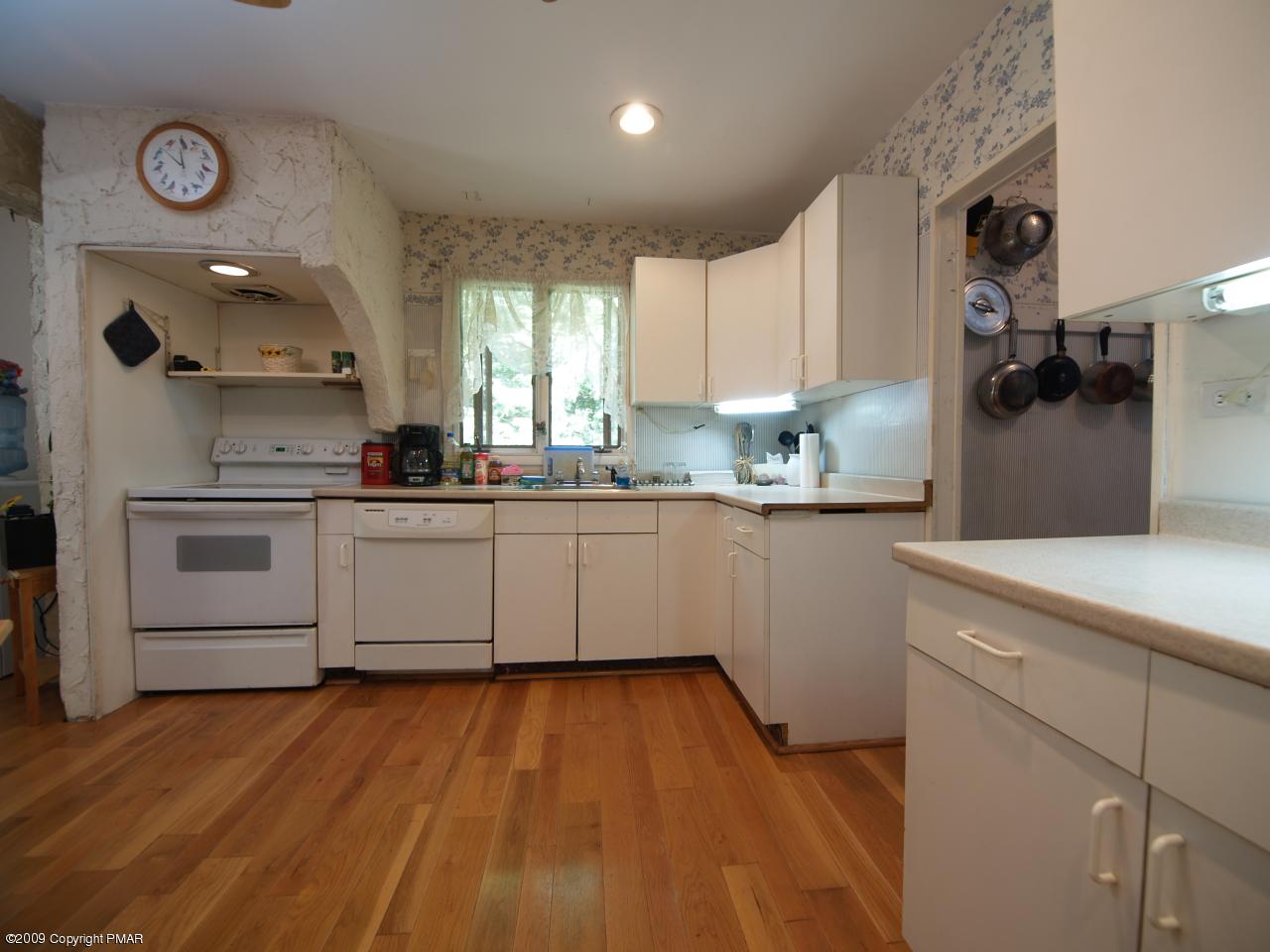36 Deer Path Kunkletown, PA 18058 - Photo 11 of 14 Kitchen