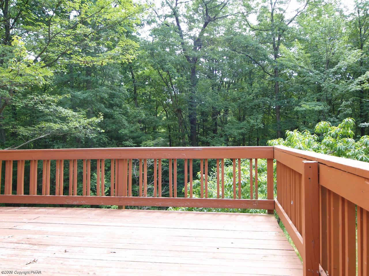 36 Deer Path Kunkletown, PA 18058 - Photo 6 of 14 Deck