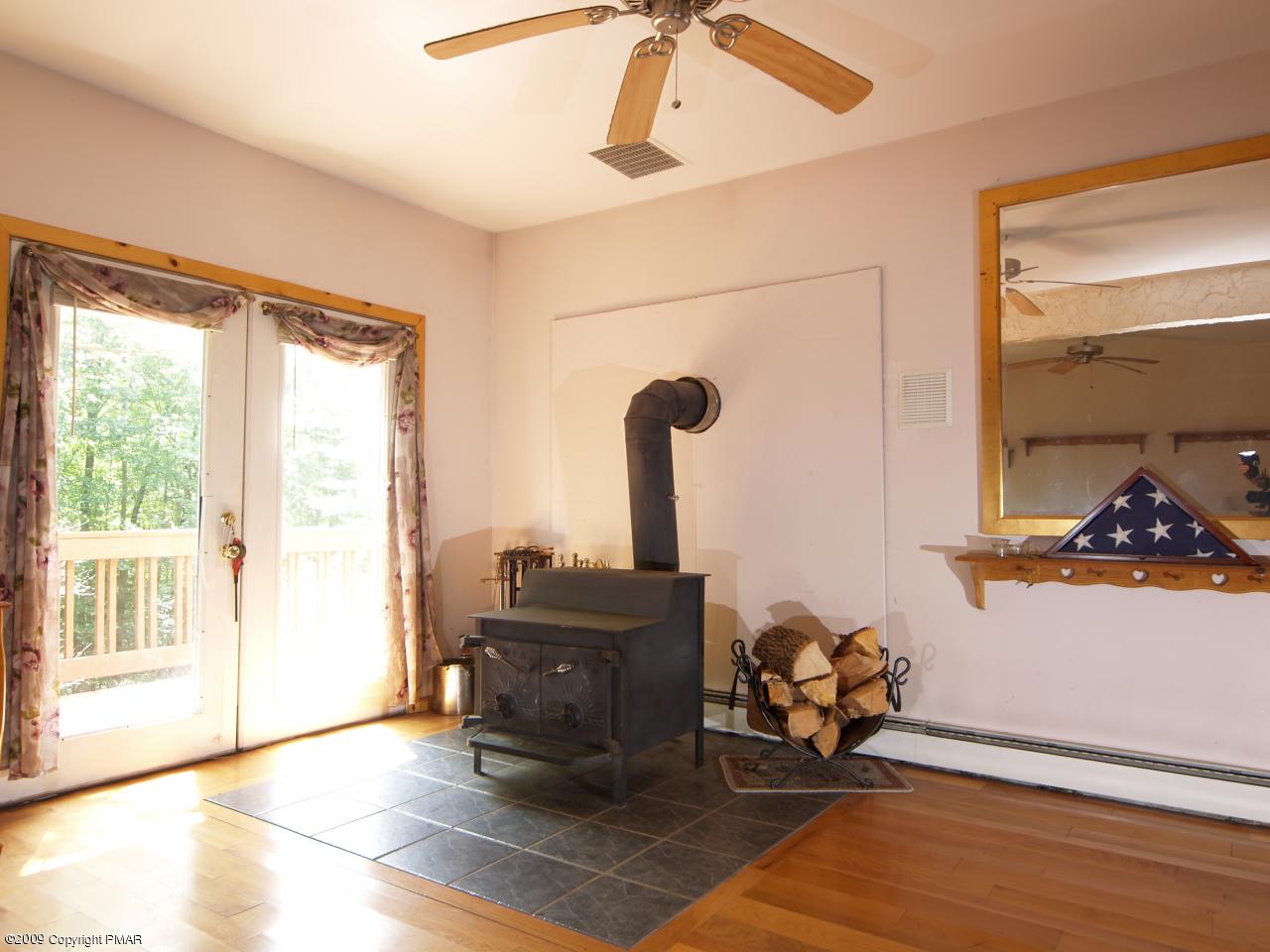 36 Deer Path Kunkletown, PA 18058 - Photo 9 of 14 Woodstove