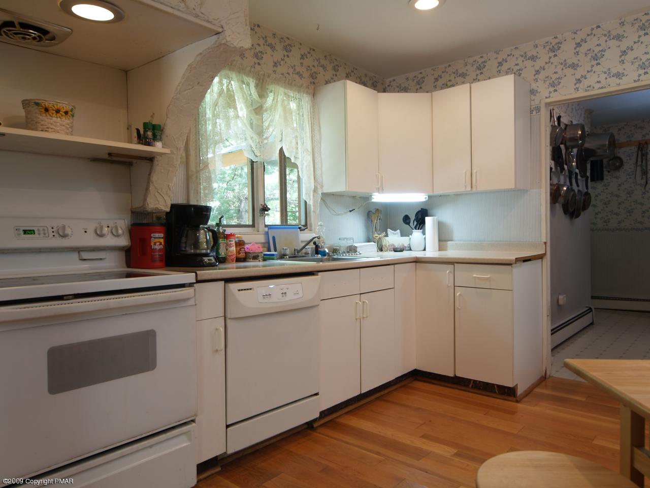 36 Deer Path Kunkletown, PA 18058 - Photo 10 of 14 Kitchen