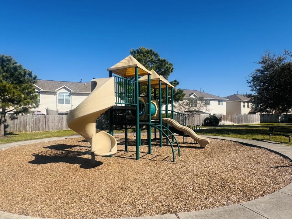 5103 Dartmoor Ridge Trail Houston, TX 77066 - Photo 42 of 47 Playground and clubhouse are just few steps away!