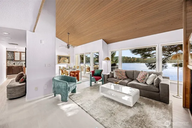 $1,200,000 | 5611 Sunrise Beach Road Northwest, Olympia, WA 98502