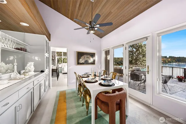 $1,200,000 | 5611 Sunrise Beach Road Northwest, Olympia, WA 98502