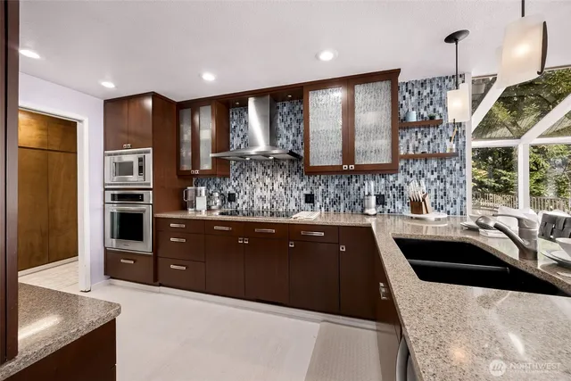 $1,200,000 | 5611 Sunrise Beach Road Northwest, Olympia, WA 98502