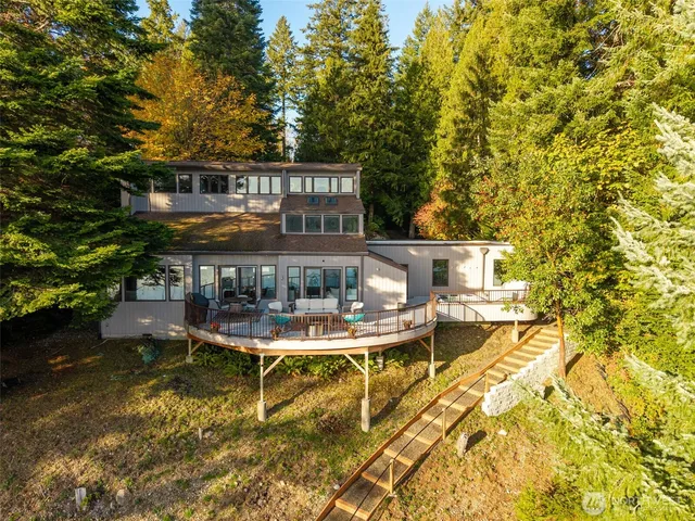 $1,200,000 | 5611 Sunrise Beach Road Northwest, Olympia, WA 98502