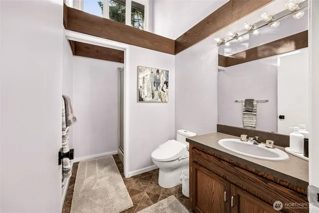 $1,200,000 | 5611 Sunrise Beach Road Northwest, Olympia, WA 98502