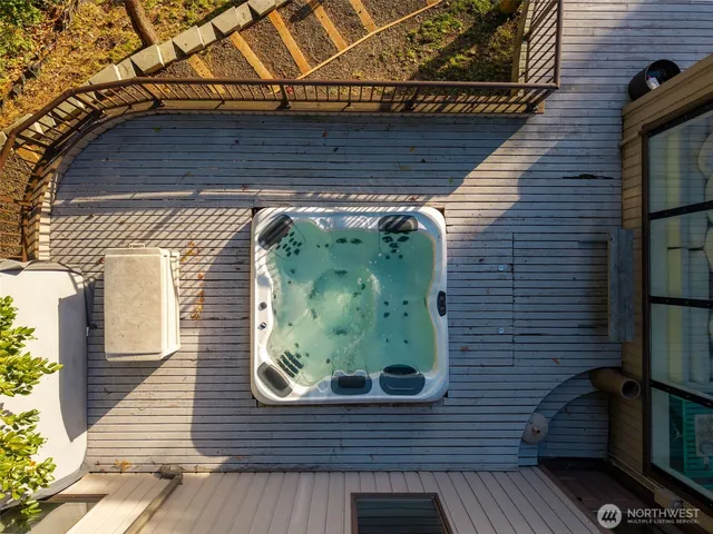 $1,200,000 | 5611 Sunrise Beach Road Northwest, Olympia, WA 98502