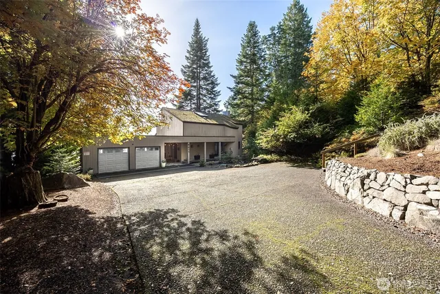 $1,200,000 | 5611 Sunrise Beach Road Northwest, Olympia, WA 98502