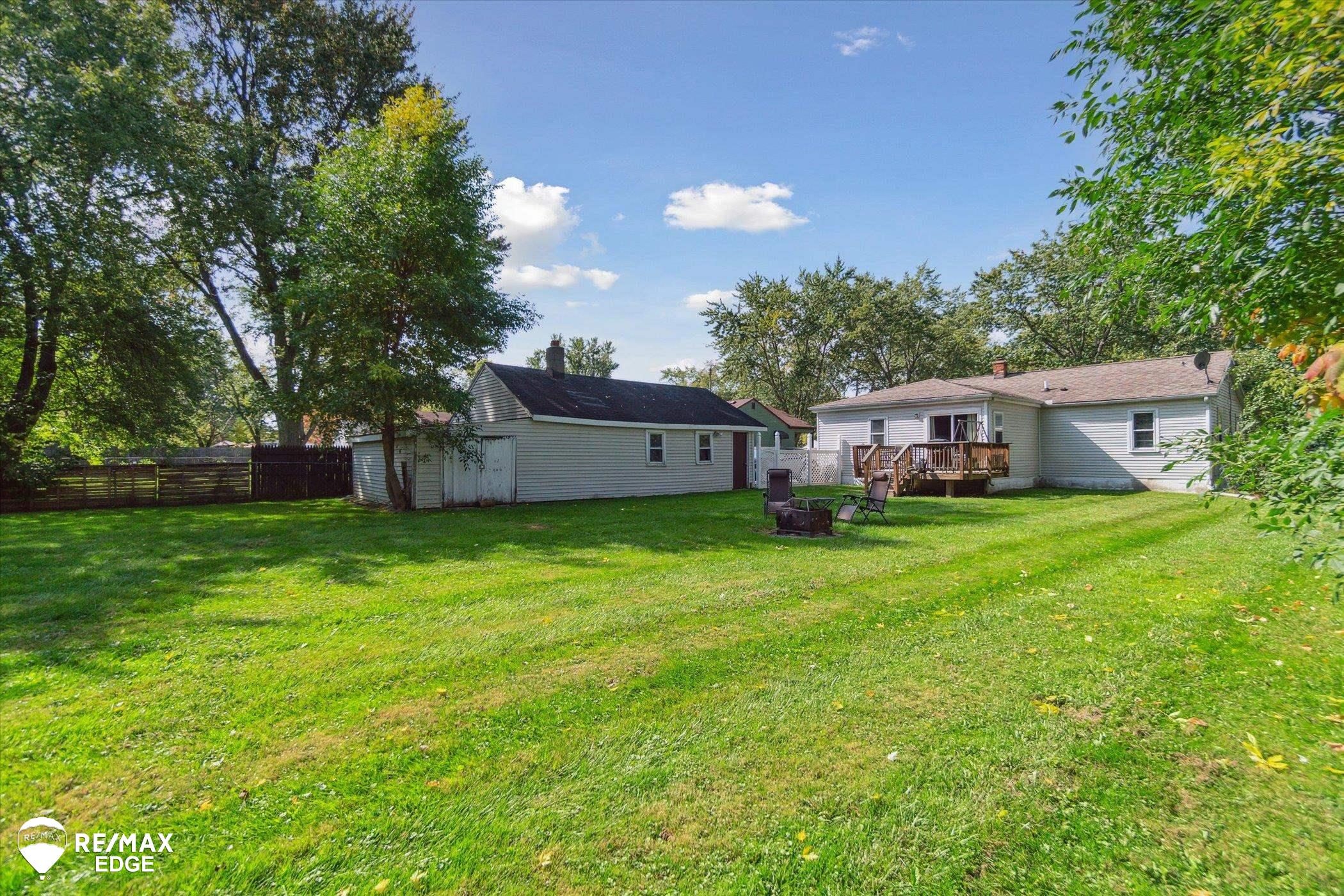 2197 Howe Road Burton, MI 48519 - Photo 35 of 37