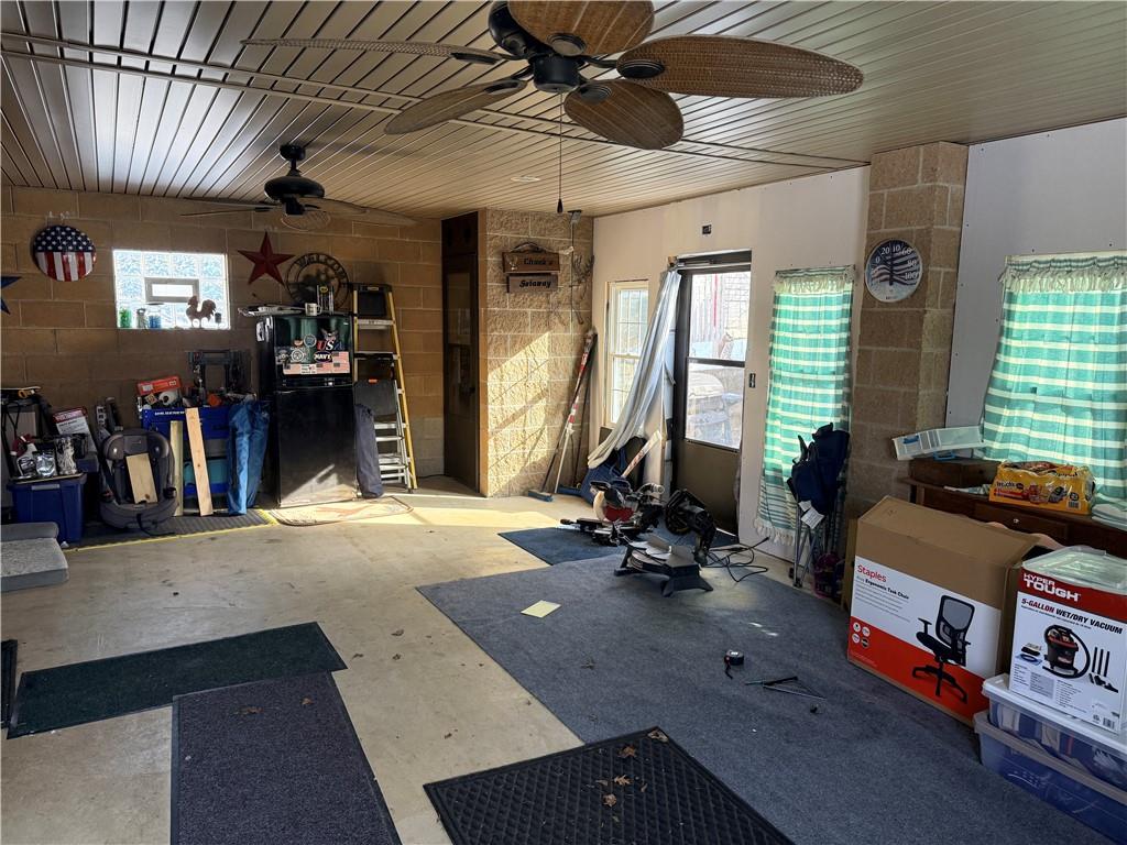 2270 Freeport Road Kittanning, PA 16201 - Photo 11 of 19 Enclosed Porch area