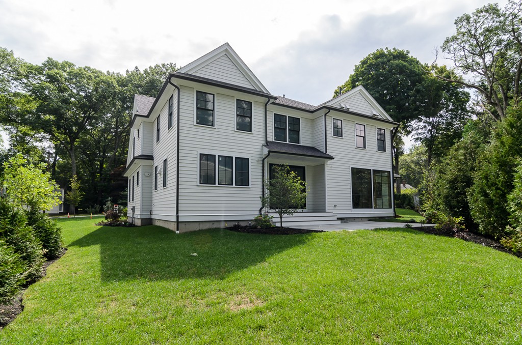 7 Park Avenue Wellesley, MA 02481 - Photo 3 of 4