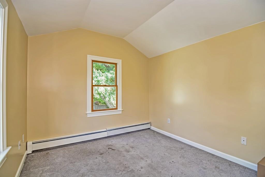 27 Dellwood Road Worcester, MA 01602 - Photo 23 of 35