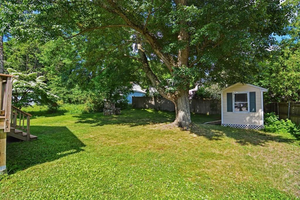 27 Dellwood Road Worcester, MA 01602 - Photo 33 of 35