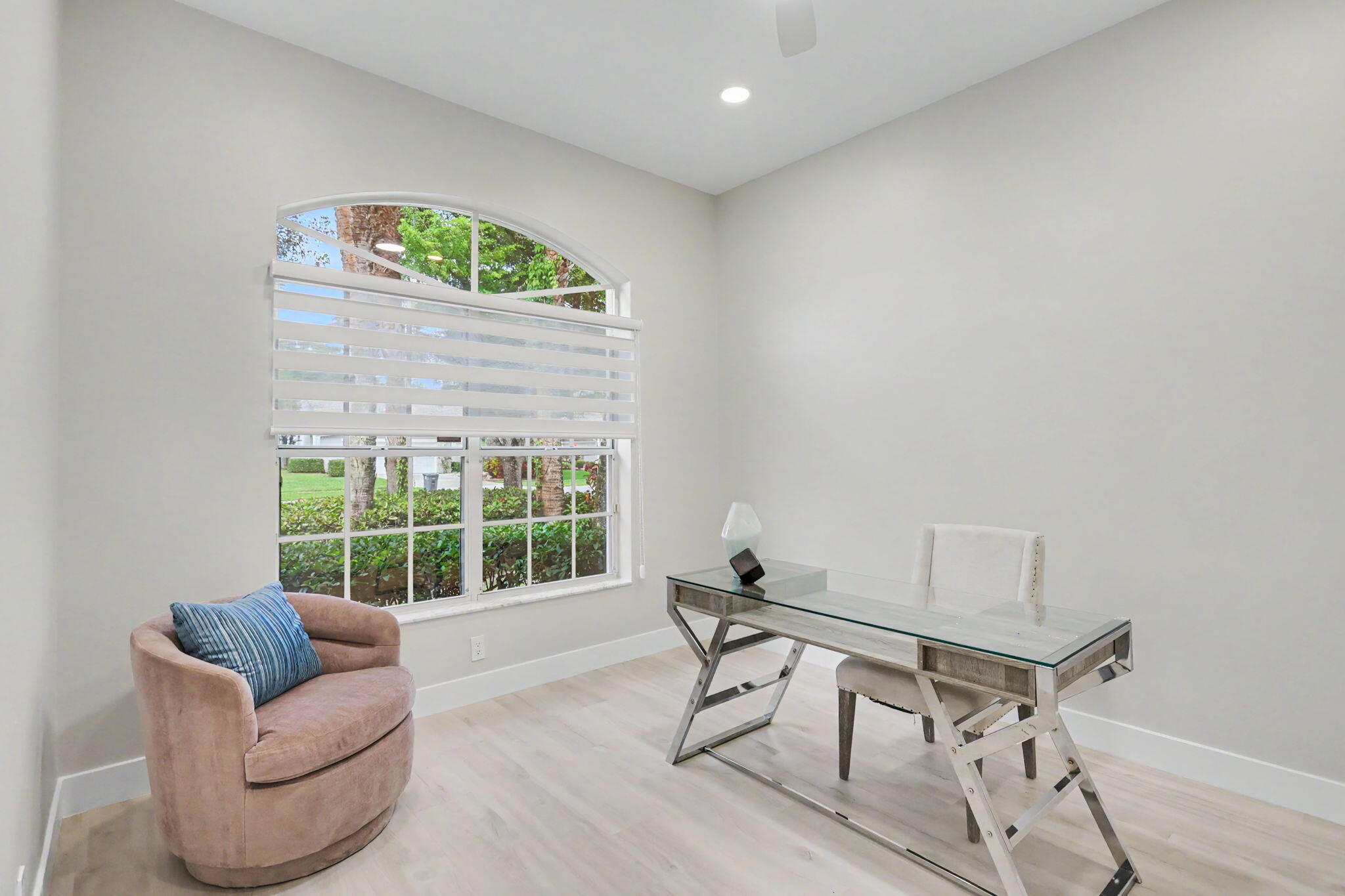 7832 Rockford Road Boynton Beach, FL 33472 - Photo 21 of 40 a workspace room with furniture and a window