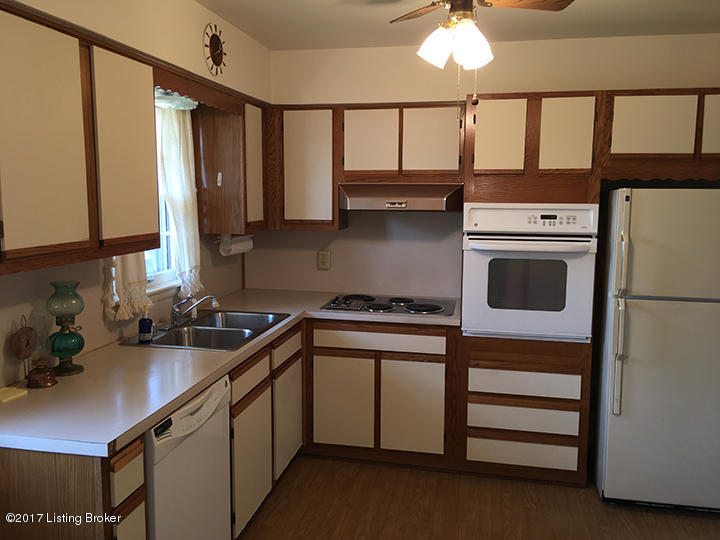 2854 Sheldon Road Louisville, KY 40218 - Photo 6 of 27 IMG_0521