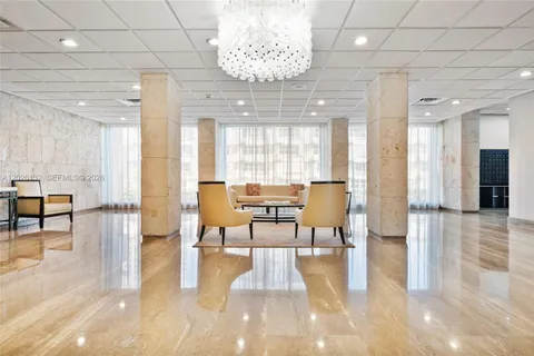 $585,000 | 1950 South Ocean Drive, Unit 9N, Hallandale Beach, FL 33009
