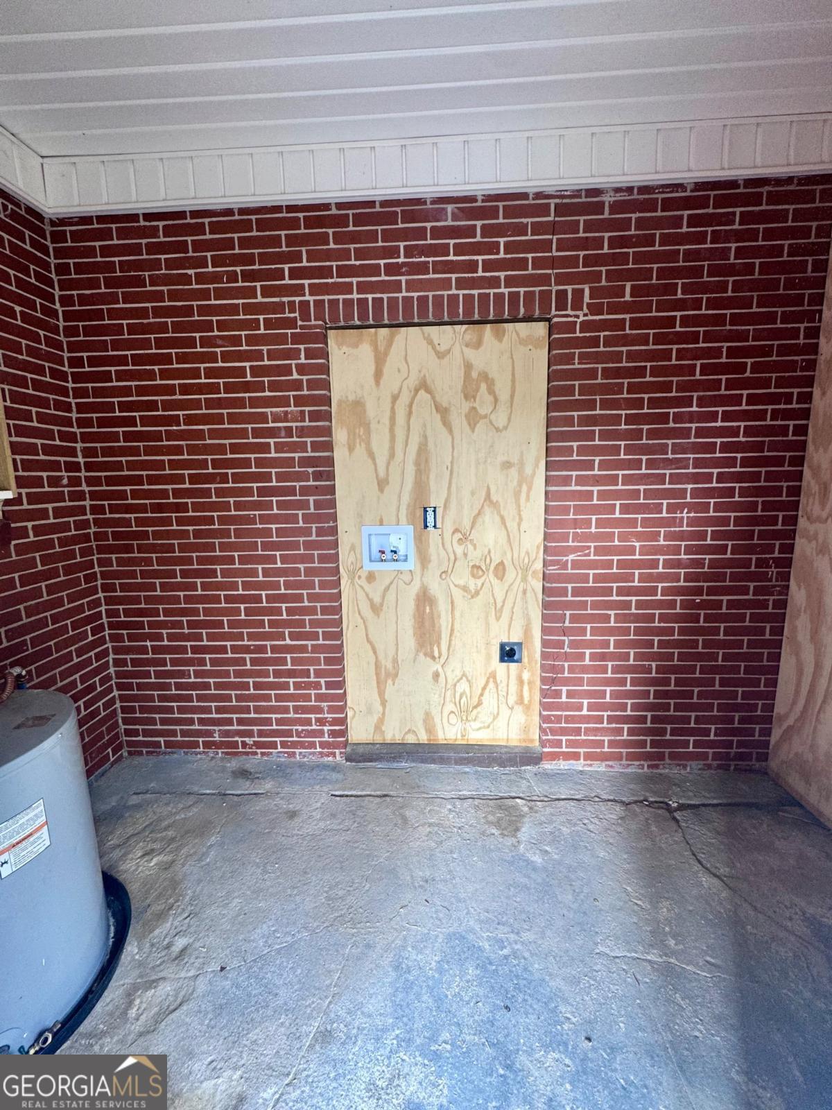 15 Dogwood Road Hazlehurst, GA 31539 - Photo 14 of 16 a view of door