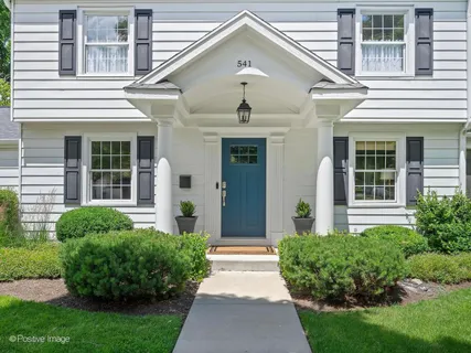 $799,000 | 541 East Hickory Street, Hinsdale, IL 60521
