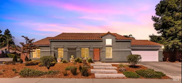 $699,999 | 755 Oak Hollow Avenue, Vacaville, CA 95687