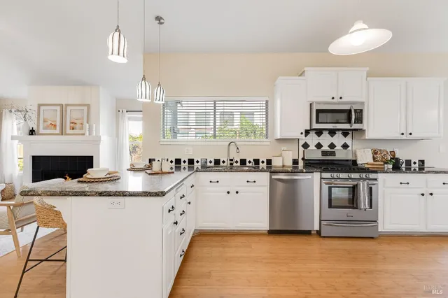 $699,999 | 755 Oak Hollow Avenue, Vacaville, CA 95687