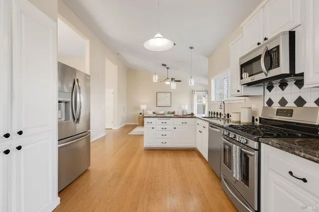 $699,999 | 755 Oak Hollow Avenue, Vacaville, CA 95687