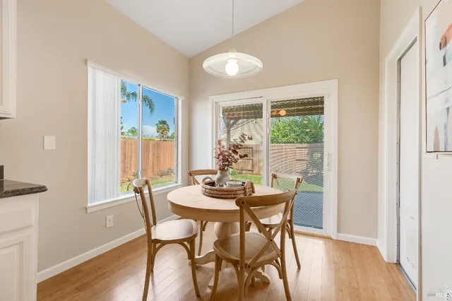 $699,999 | 755 Oak Hollow Avenue, Vacaville, CA 95687