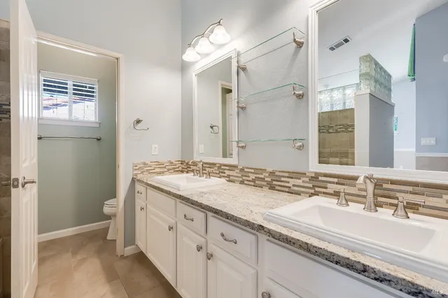 $699,999 | 755 Oak Hollow Avenue, Vacaville, CA 95687